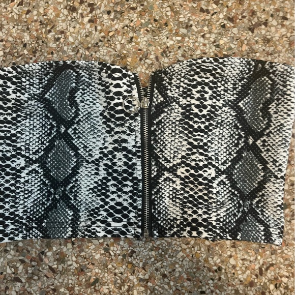 Crop top - Picture 2 of 2